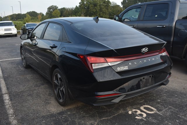 Used 2023 Hyundai Elantra SEL w/ Convenience Package FWD image 6