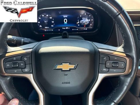Used 2024 Chevrolet Suburban High Country w/ Advanced Technology Package AWD/4WD image 17