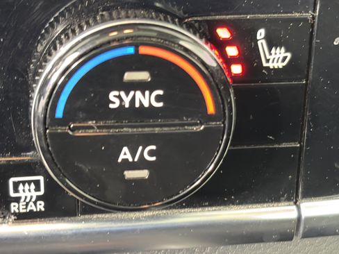 Certified 2023 Nissan Rogue SL w/ SL Premium Package image 26