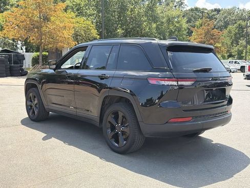 Used 2025 Jeep Grand Cherokee Limited w/ Black Appearance Package AWD/4WD image 3