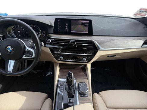 Used 2019 BMW 540i w/ M Sport Package image 10