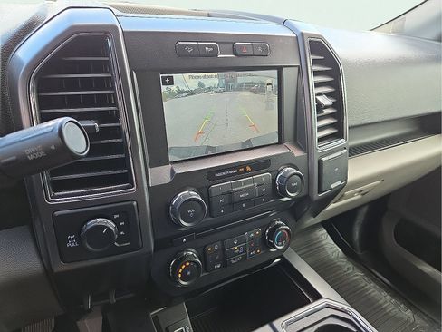 Used 2018 Ford F150 XLT w/ Equipment Group 302A Luxury AWD/4WD image 17