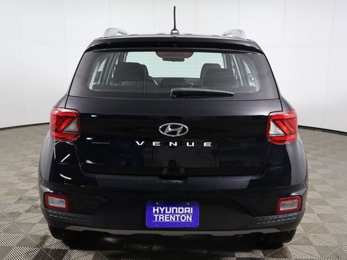 Used 2023 Hyundai Venue SEL w/ Cargo Package image 10