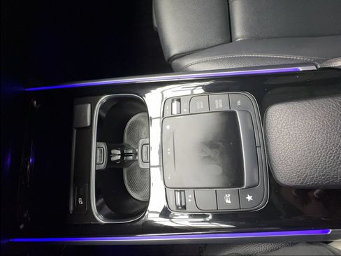 Used 2022 Mercedes-Benz GLB 250 image 43
