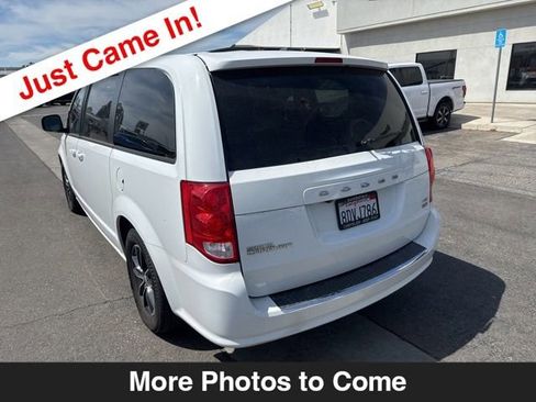Used 2018 Dodge Grand Caravan GT FWD image 3