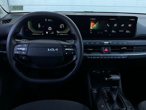 Used 2025 Kia K4 LXS image 13