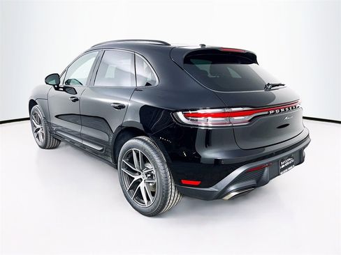 New 2026 Porsche Macan image 3