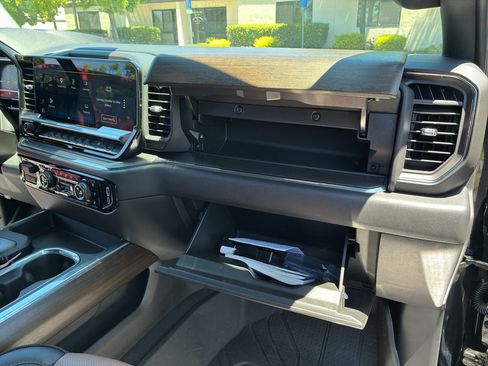 Used 2025 Chevrolet Silverado 1500 High Country w/ High Country Premium Package AWD/4WD image 65
