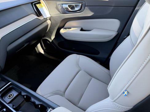New 2026 Volvo XC60 B5 Plus w/ Climate Package image 15