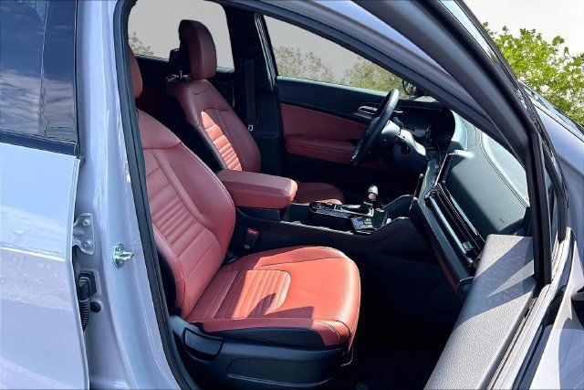 Used 2025 Kia Sportage SX FWD image 7