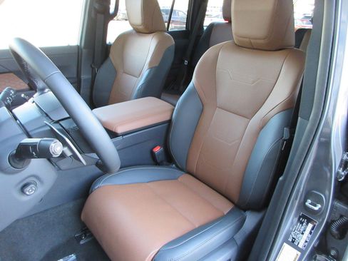 Used 2026 Lexus GX 550 w/ Accessory Package (2T) image 37