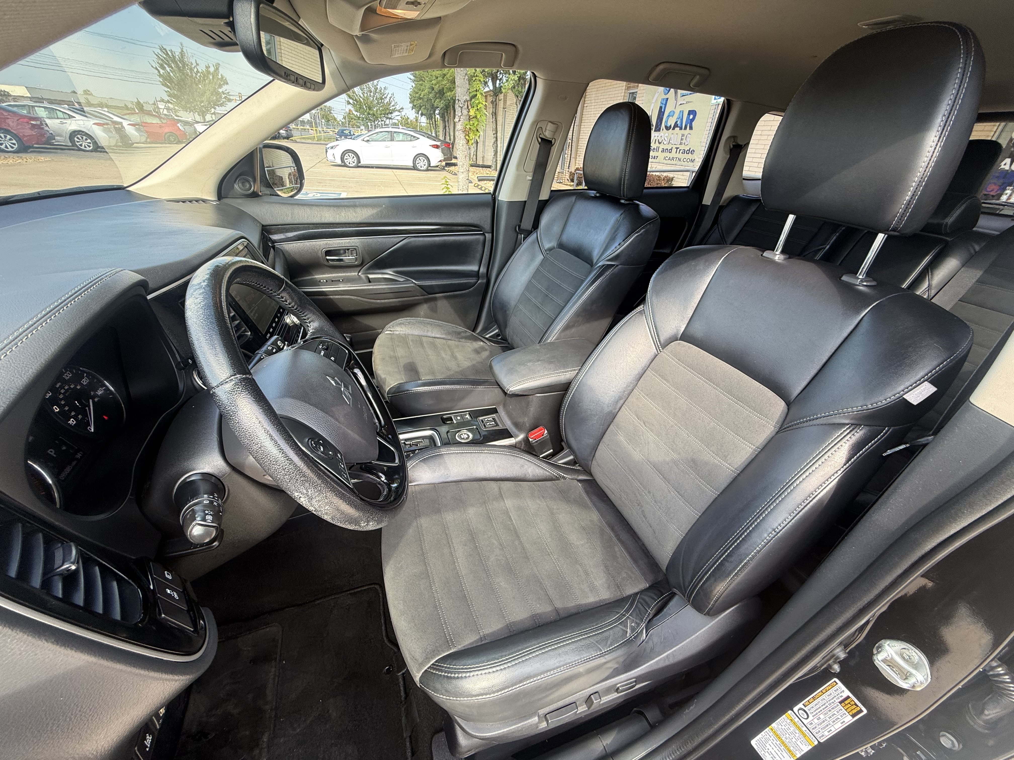 Used 2020 Mitsubishi Outlander SE AWD/4WD image 9