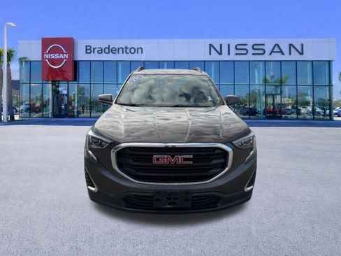Used 2019 GMC Terrain SLE w/ Driver Convenience Package image 2