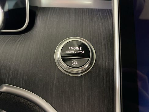 Certified 2025 Mercedes-Benz C 300 Sedan image 27