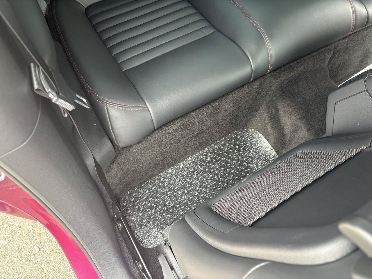 Used 2010 Dodge Challenger R/T RWD image 33