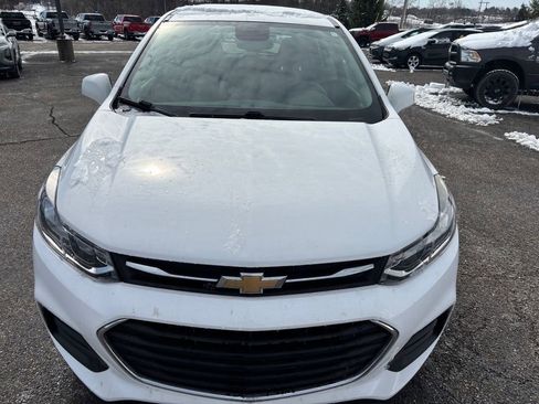 Used 2019 Chevrolet Trax LS image 3
