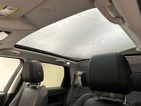 Certified 2025 Land Rover Discovery Sport S image 7