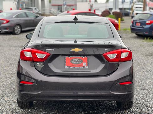 Used 2017 Chevrolet Cruze LT FWD image 7