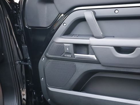 New 2025 Land Rover Defender 110 X image 6