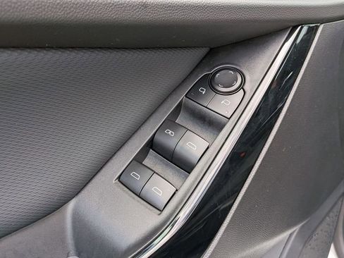 Used 2025 Chevrolet Equinox LT image 15