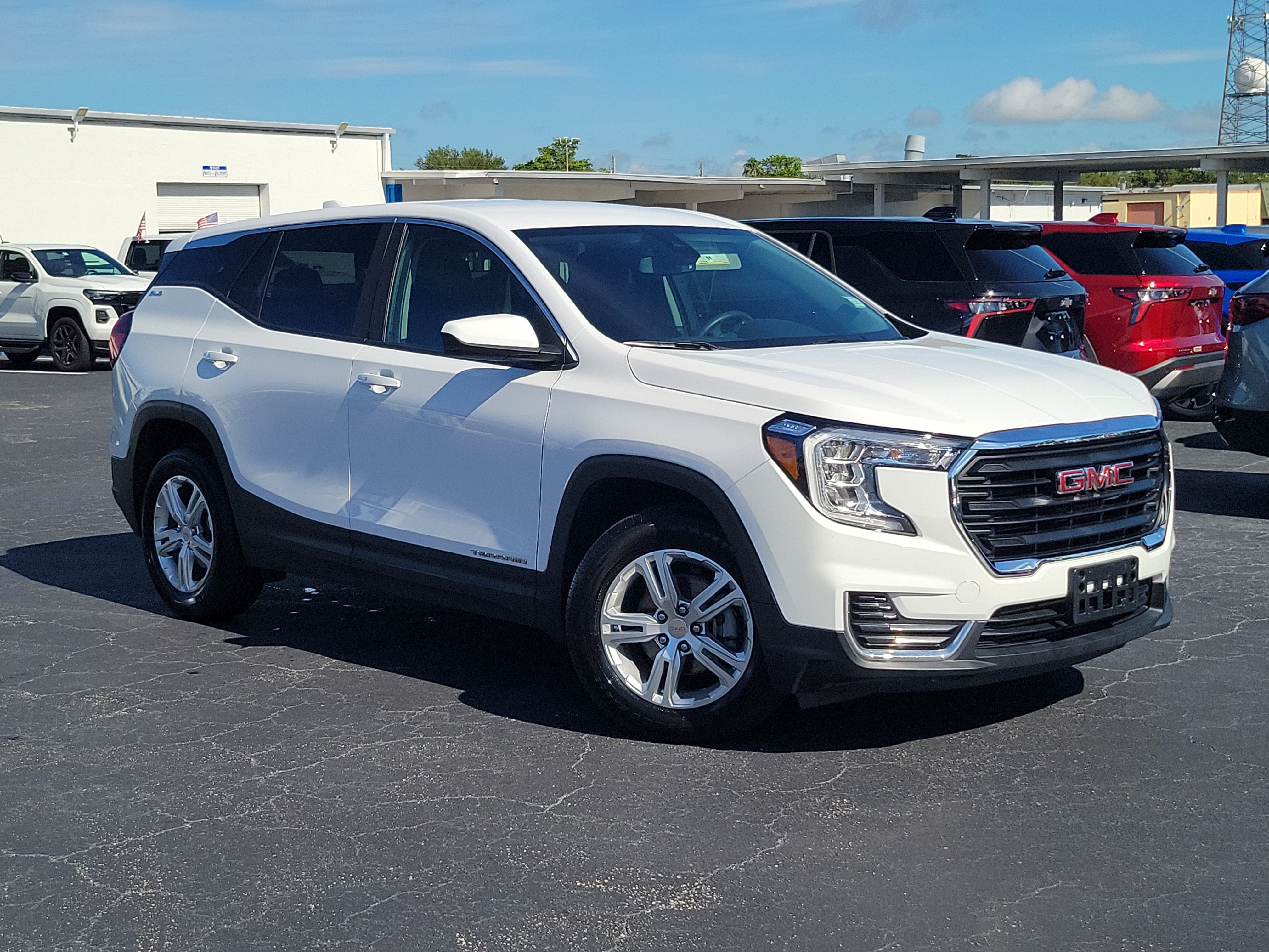 Used 2024 GMC Terrain SLE FWD image 31