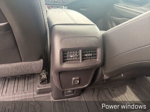 Used 2024 GMC Terrain SLT w/ Elevation Edition image 27