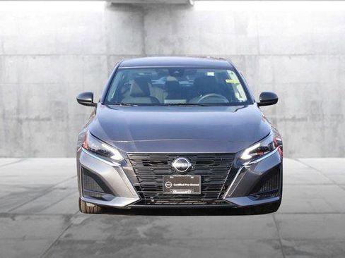 Used 2025 Nissan Altima 2.5 SV FWD image 4