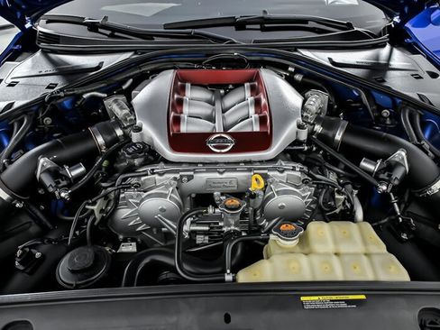 Used 2020 Nissan GT-R Premium AWD/4WD image 16
