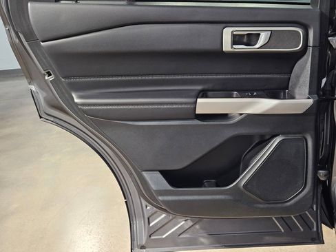 Used 2023 Ford Explorer XLT w/ Equipment Group 202A RWD image 34