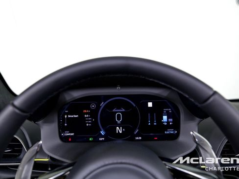 Used 2025 McLaren Artura Spider image 15