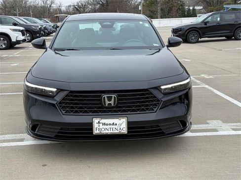 Used 2025 Honda Accord Sport image 9