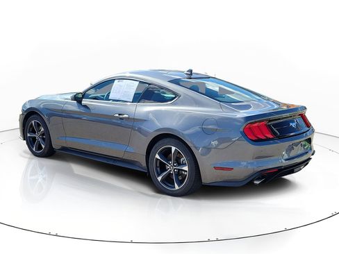 Used 2022 Ford Mustang Coupe RWD image 3