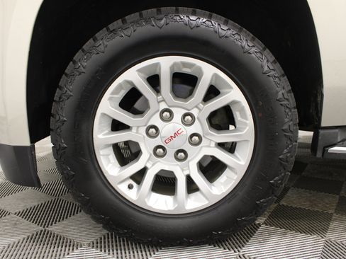 Used 2015 GMC Yukon SLT AWD/4WD image 40
