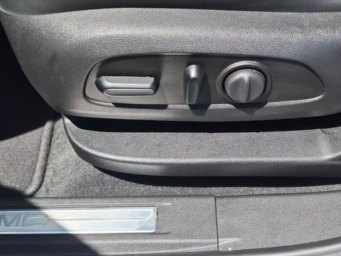 Used 2019 GMC Acadia SLT FWD image 36