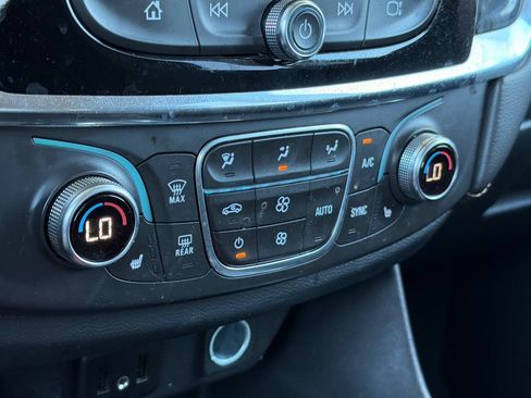 Used 2019 Chevrolet Traverse LT AWD/4WD image 20