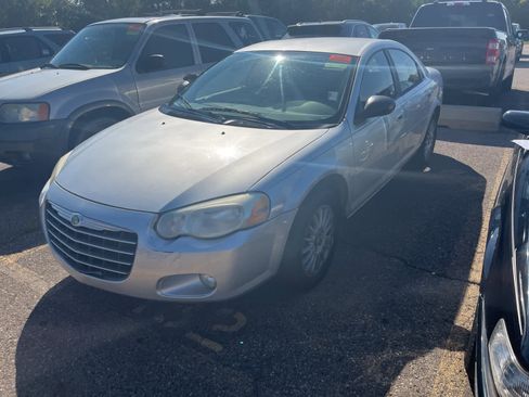 Used 2005 Chrysler Sebring Touring image 1