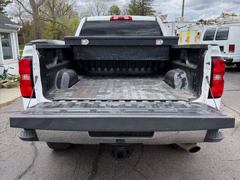 Used 2019 Chevrolet Silverado 2500 W/T AWD/4WD image 10