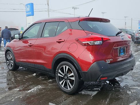 Used 2020 Nissan Kicks SV image 6