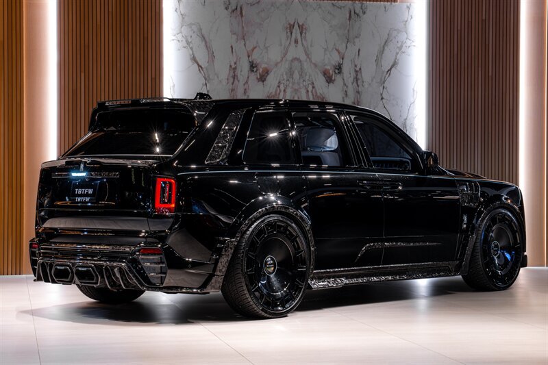 Used 2025 Rolls-Royce Cullinan AWD/4WD image 4