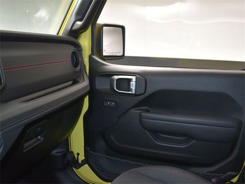 Used 2024 Jeep Wrangler Unlimited Rubicon image 25