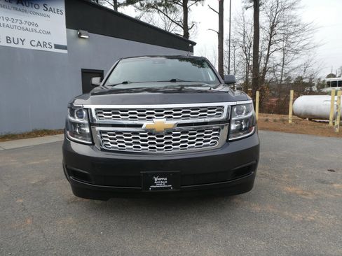 Used 2017 Chevrolet Tahoe LT image 2