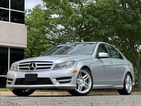 Used 2013 Mercedes-Benz C 250 Sedan w/ Multimedia Pkg image 9