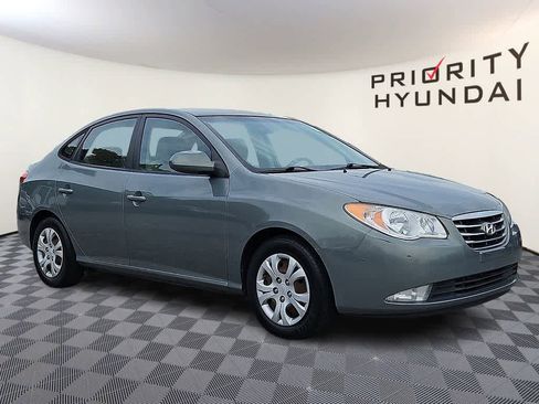 Used 2010 Hyundai Elantra GLS FWD image 3