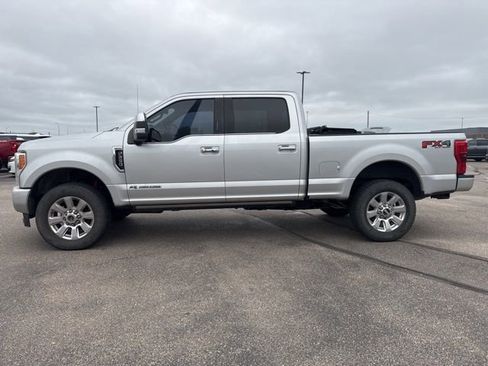 Used 2017 Ford F250 Platinum w/ Platinum Ultimate Package AWD/4WD image 4