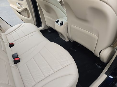 Used 2022 Mercedes-Benz GLC 300 image 11