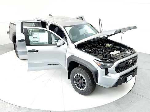 Certified 2024 Toyota Tacoma TRD Off-Road w/ TRD Off Road Upgrade Package image 17