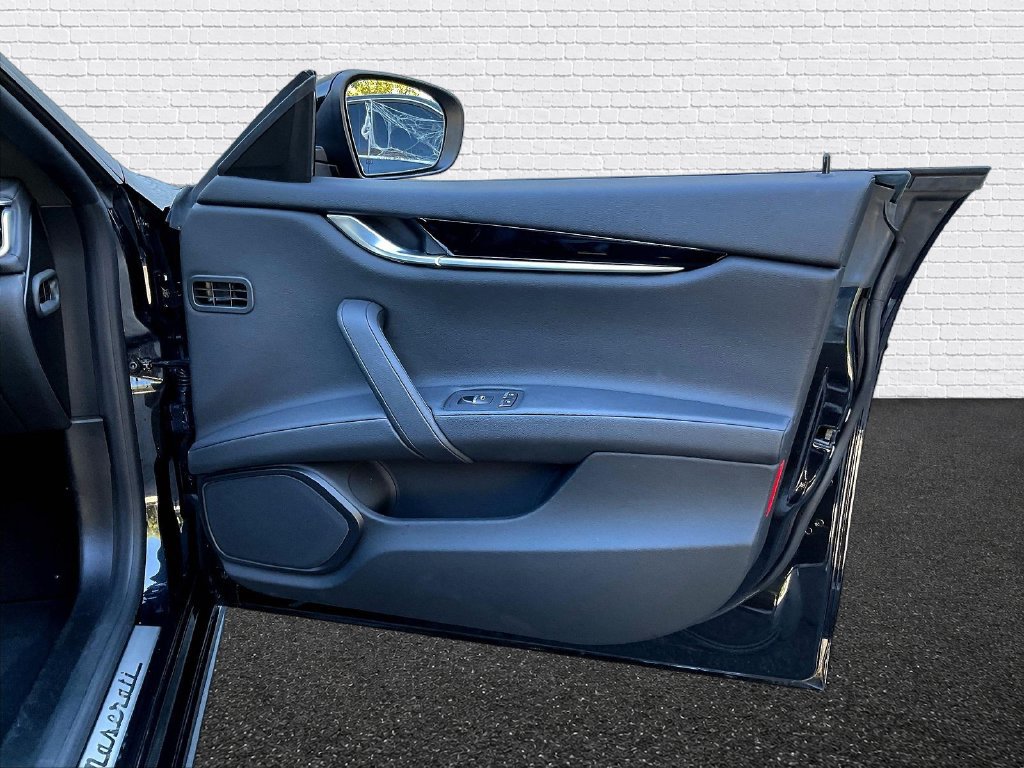 Used 2022 Maserati Ghibli Modena RWD image 18