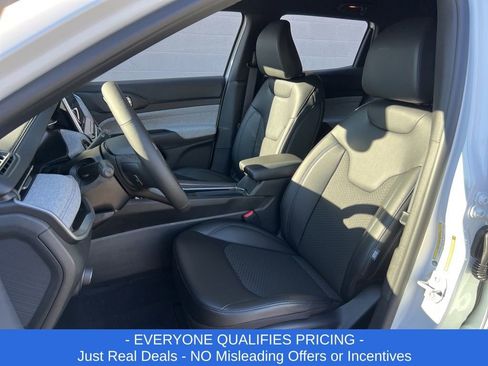 New 2026 Jeep Compass Latitude image 21