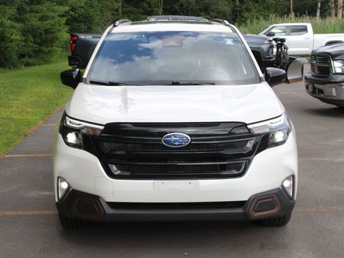 Used 2025 Subaru Forester Sport AWD/4WD image 2