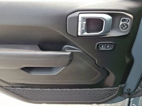 Used 2024 Jeep Wrangler Unlimited Sport AWD/4WD image 12